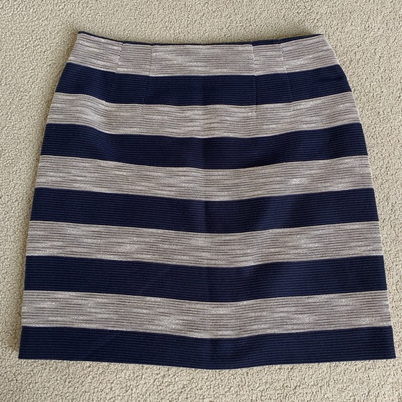 Ann Taylor Loft A line navy cream striped skirt, 4P - Picture 3 of 6